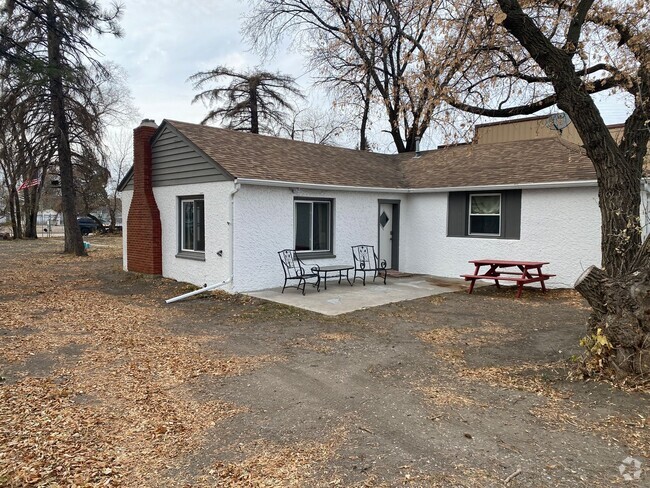 Building Photo - 312 2nd Ave NW Rental
