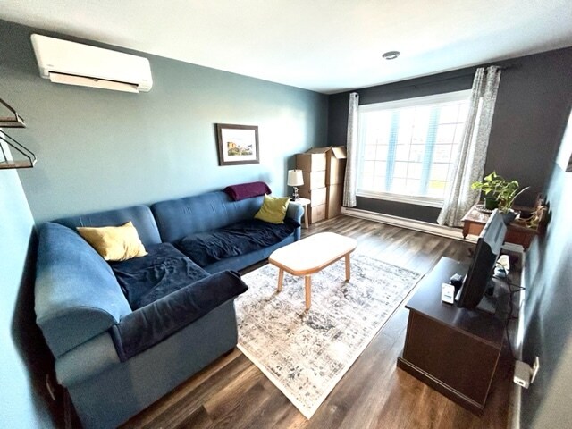 Photo - 11 Irish Loop St