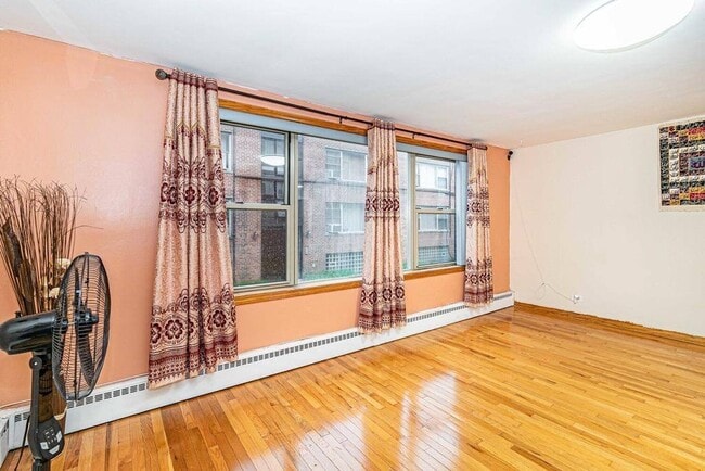 Building Photo - 2245 W Farwell Ave Unit 1A