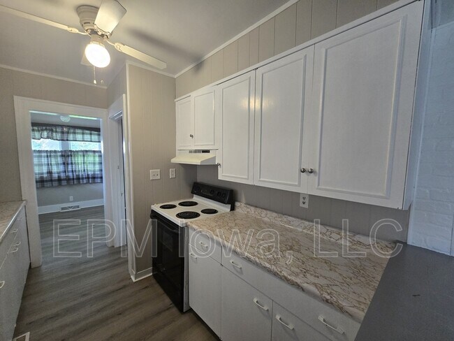 Photo - 1124 Kern St