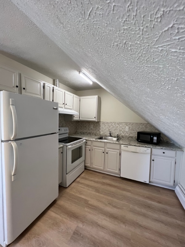 Photo - 891 Mammoth Rd Unidad D