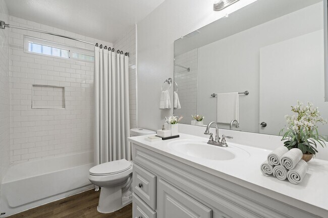 Photo - 615 N. Juanita Ave