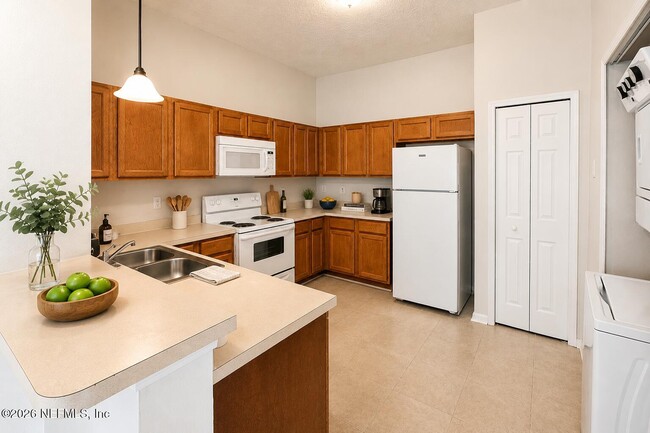 Photo - 1423 Manotak Point Dr Unit 102