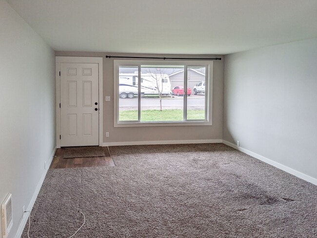 Photo - 145-195 Churchdale Ave N Unit 145