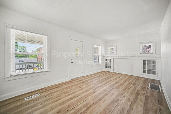 Photo - 6431 S Benton Ave