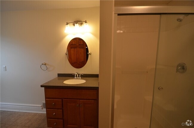 Building Photo - 359 Green St Rental