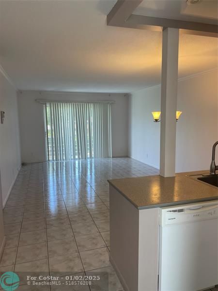 Photo - 4421 NW 16th St Unidad G211