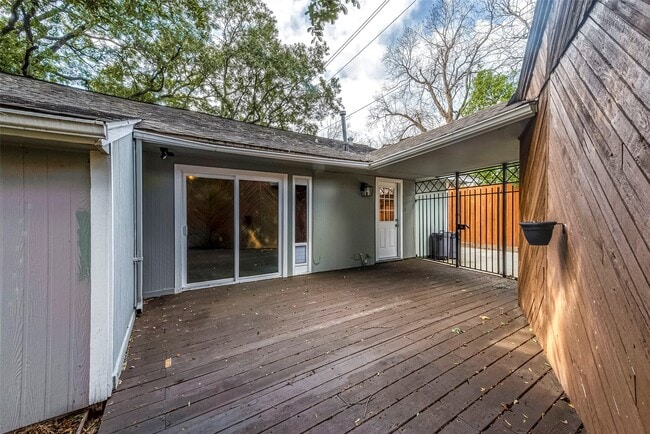 Photo - 7810 Locke Ln