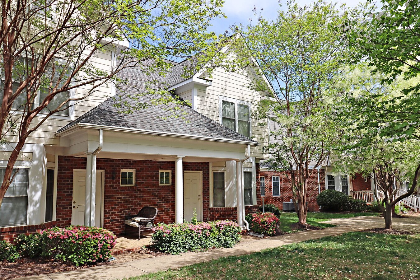 End-Unit Willoughby Townes Rental Close To... - End-Unit Willoughby Townes Rental Close To...