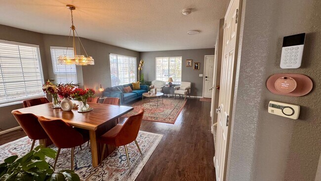 Photo - 2208 Buttercup St