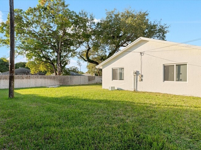 Photo - 6510 SW 59th Pl