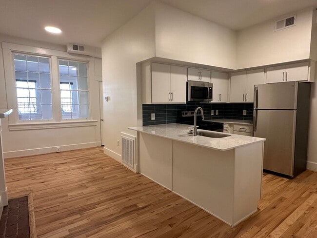 Photo - 1307 Main St Unit 2 (AMI)