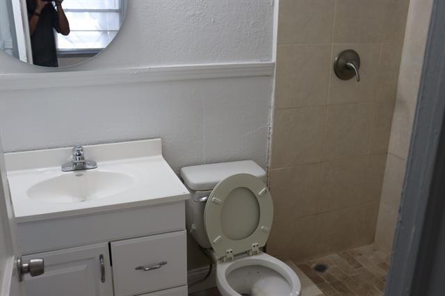 Photo - 6415 Latta St