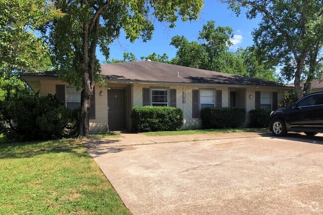 Building Photo - 3602WE Unit B Rental