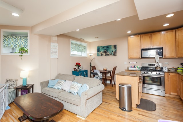 Photo - 1142 W Morse Ave Unit GW