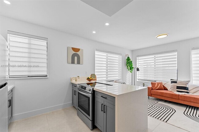 Photo - 1144 SW 4th St Unidad 8