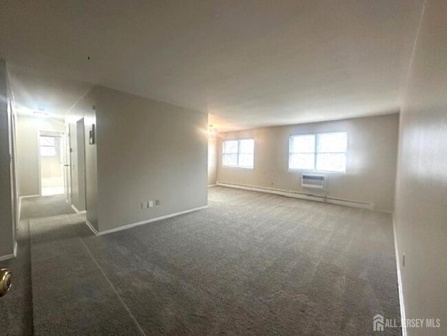 Photo - 8 Manchester Ct Unit F