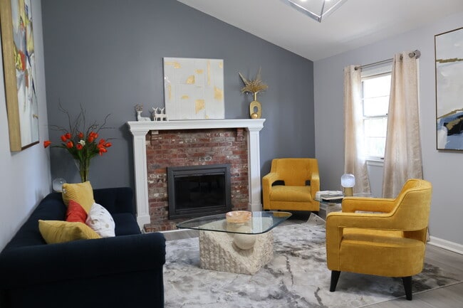 3497 Castleton Hl