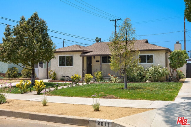 Photo - 2011 Evergreen St House
