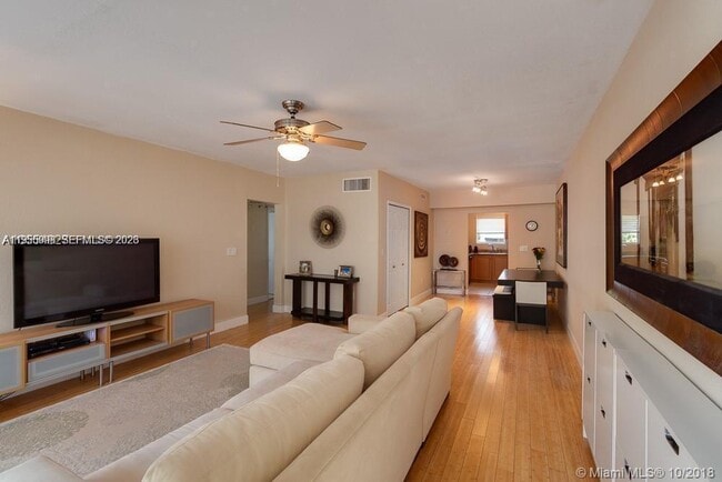 Building Photo - 1140 99th St Unit 1