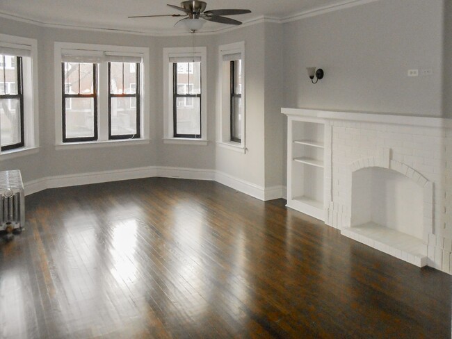 Photo - 5156 N Leavitt St Condo