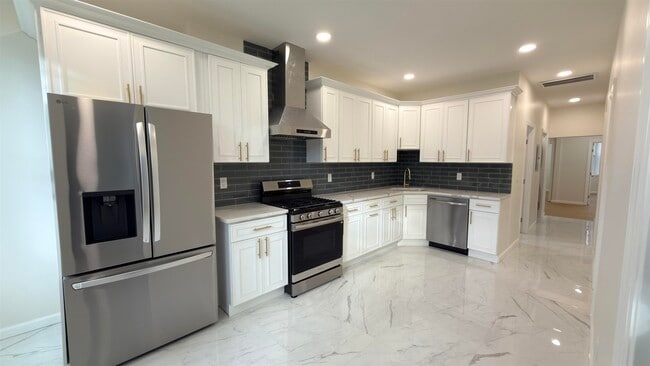 Building Photo - 291 Avenue B Unit 2