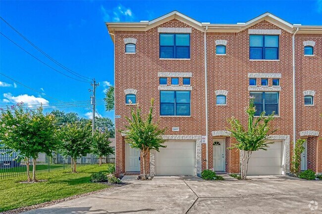 Building Photo - 2710 Hullsmith Dr Unit 1605 Rental