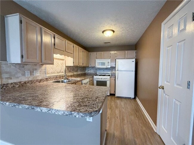 Photo - 2711 Highland Ridge NW