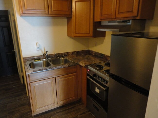 Photo - Nice recently Remodel 2 bedroom/1 bath duplex