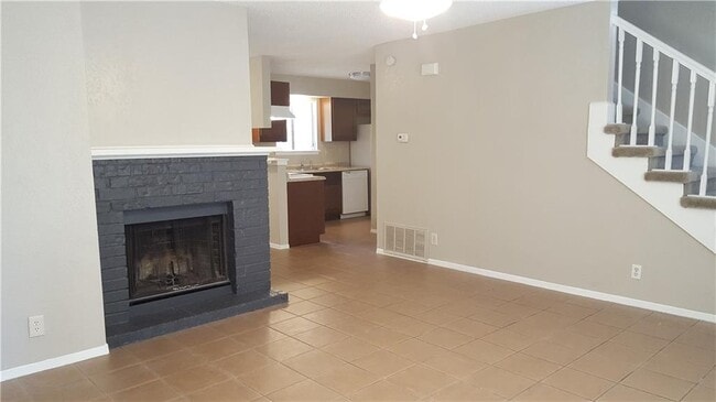 Photo - 507 Algerita Dr