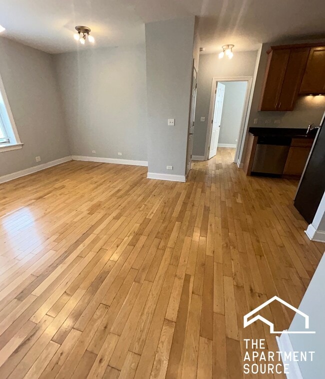 Photo - 4542 W George St Unit 2