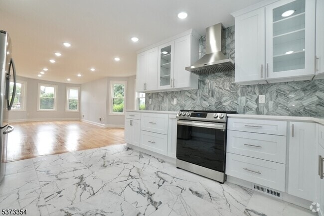 Building Photo - 226 Park Ave Unit 1 Rental