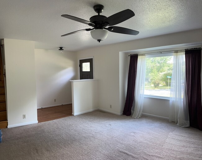 Photo - 232 Shawn Dr