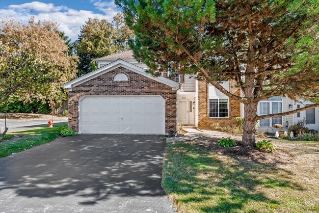 Photo - 800 E Saratoga Cir