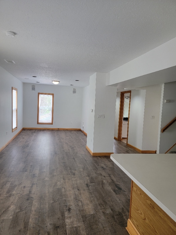 Photo - 955 W 10th St