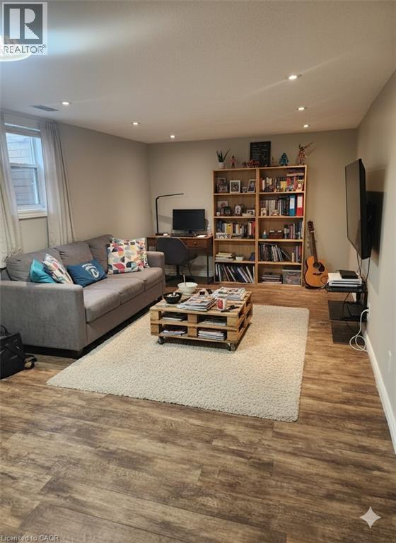 Photo - 21 Belwood Crescent