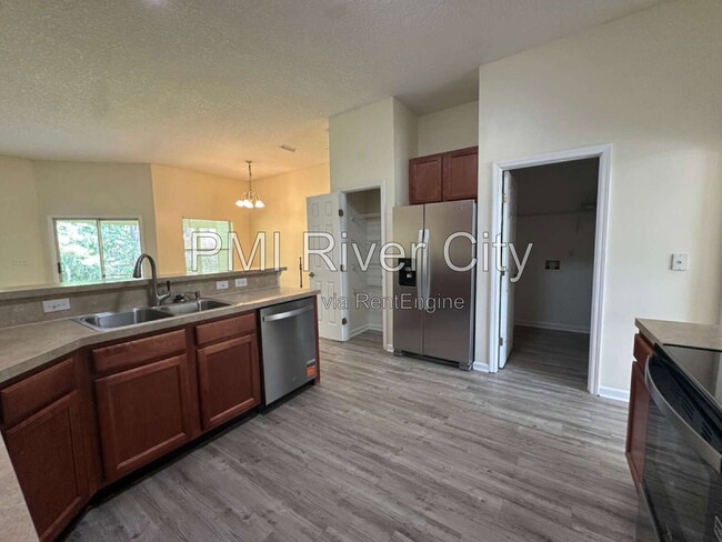 Photo - 533 Alice Cove Ct