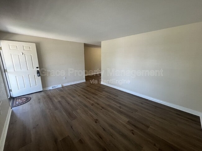 Photo - 830 S 7th Ave