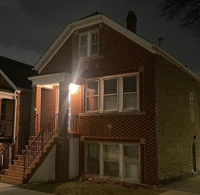 Photo - 1659 W 38th Plz Unidad B