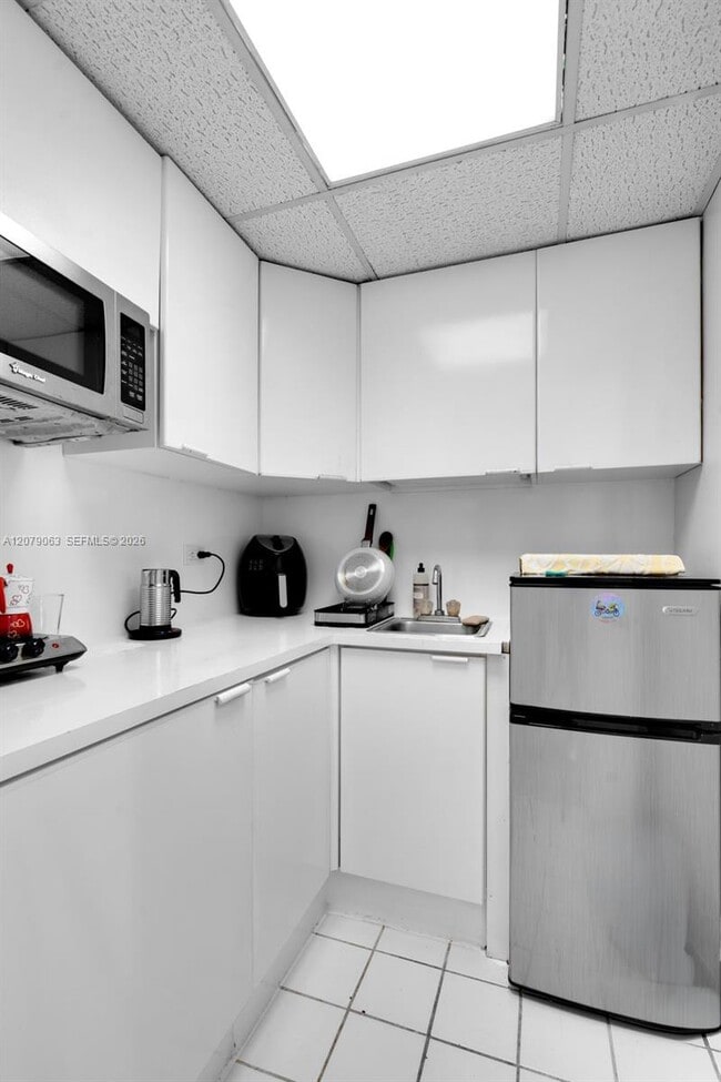 700 Biltmore Way Unit 1017