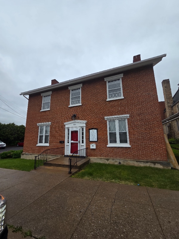 Building Photo - 806 13th St