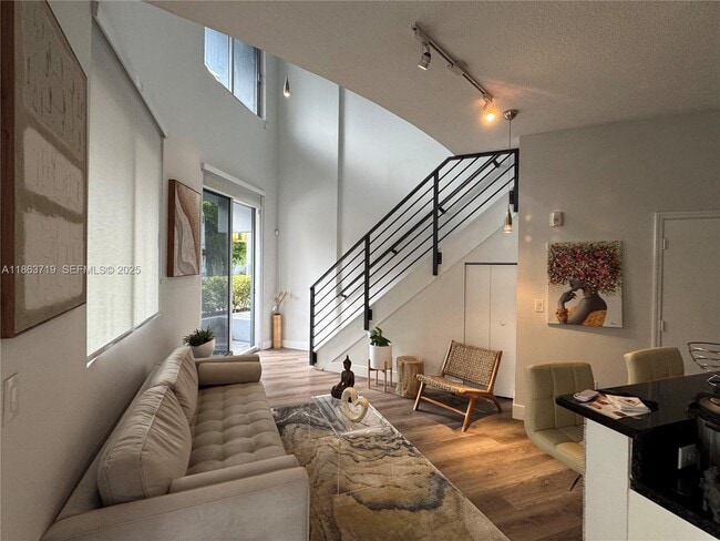 Building Photo - 3339 Virginia St Unit 121