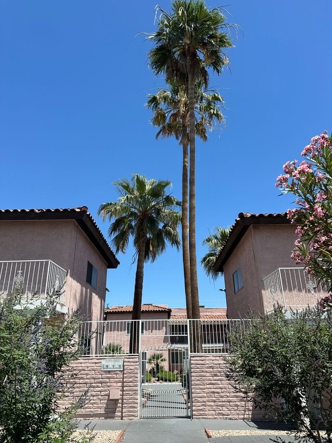 Photo - SE Desert Inn and Eastern!! Townhouse with 2 parking Spaces!! Recent Remodel!!