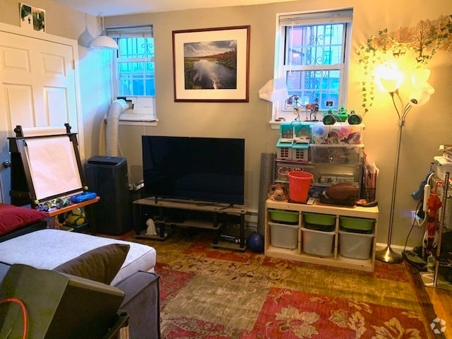 Building Photo - 212 Christopher Columbus Dr Unit 1 Rental