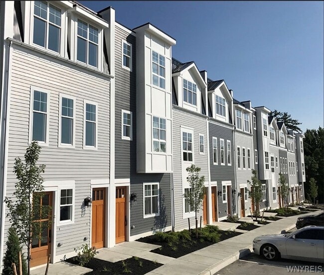 Building Photo - 4779 South Park Ave