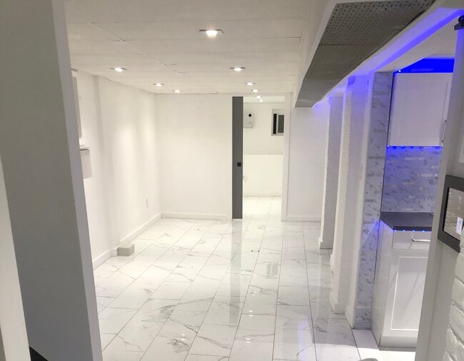 Photo - 196 Danforth Ave Unit Room only