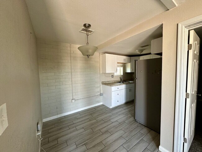 Photo - 561 S Meridian Rd Unit #2