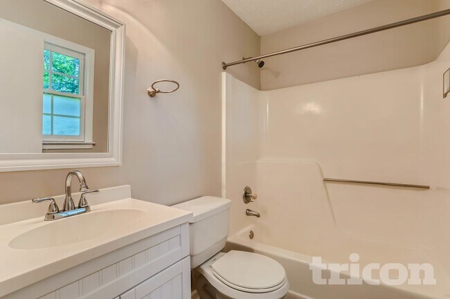 Photo - 367 Arbour Way