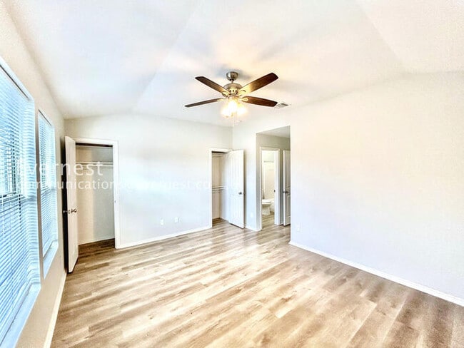 Photo - 246 Creek Cove Dr