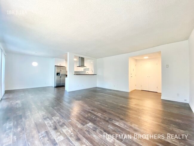 Photo - 919 N Alfred St Unit 105